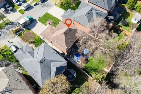 1078 Augustus Drive Burlington ON L7S 2L1