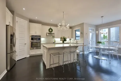 3205 Violet Gardens Oakville ON L6M 1L5