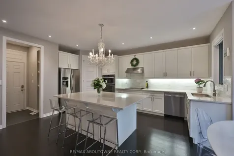 3205 Violet Gardens Oakville ON L6M 1L5