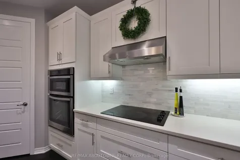 3205 Violet Gardens Oakville ON L6M 1L5