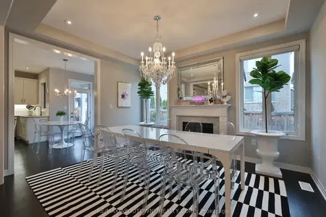 3205 Violet Gardens Oakville ON L6M 1L5