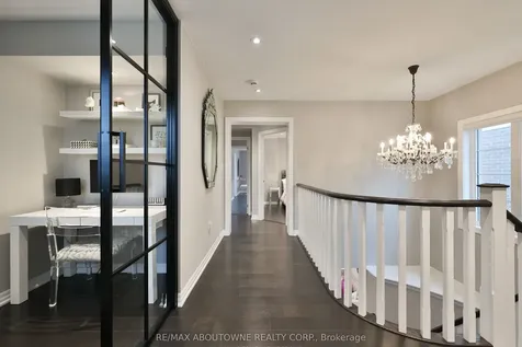 3205 Violet Gardens Oakville ON L6M 1L5