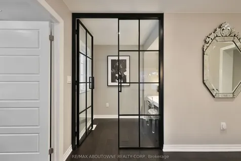 3205 Violet Gardens Oakville ON L6M 1L5
