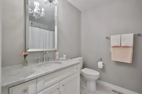 3205 Violet Gardens Oakville ON L6M 1L5