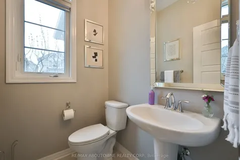 3205 Violet Gardens Oakville ON L6M 1L5