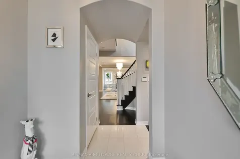 3205 Violet Gardens Oakville ON L6M 1L5