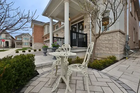 3205 Violet Gardens Oakville ON L6M 1L5
