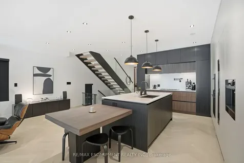 20B Broadview Avenue Mississauga ON L5H 2S8