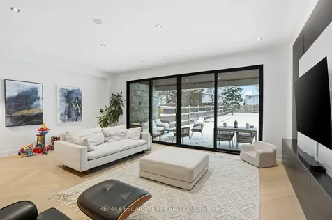 20B Broadview Avenue Mississauga ON L5H 2S8