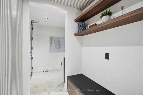 20B Broadview Avenue Mississauga ON L5H 2S8