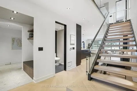 20B Broadview Avenue Mississauga ON L5H 2S8