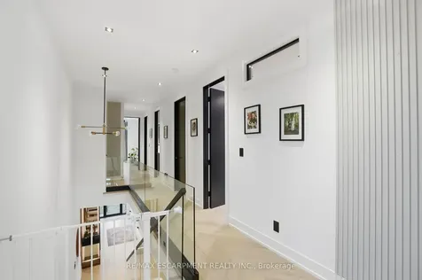 20B Broadview Avenue Mississauga ON L5H 2S8