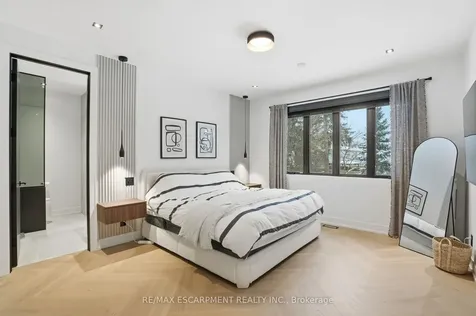 20B Broadview Avenue Mississauga ON L5H 2S8