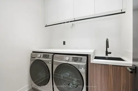 20B Broadview Avenue Mississauga ON L5H 2S8