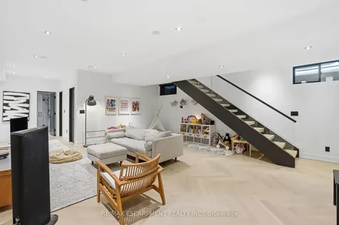 20B Broadview Avenue Mississauga ON L5H 2S8