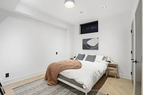 20B Broadview Avenue Mississauga ON L5H 2S8