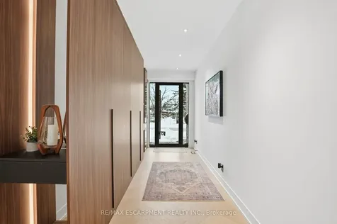 20B Broadview Avenue Mississauga ON L5H 2S8