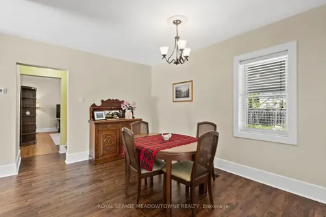 272 Pine Street Milton ON L9T 1K5
