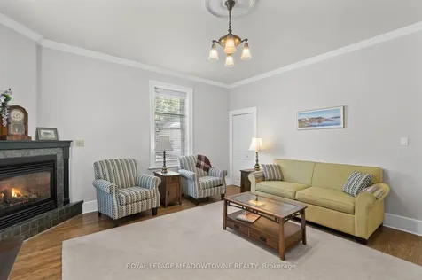 272 Pine Street Milton ON L9T 1K5