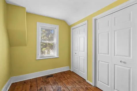 272 Pine Street Milton ON L9T 1K5