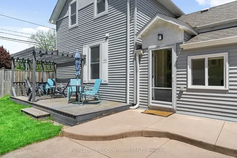 272 Pine Street Milton ON L9T 1K5