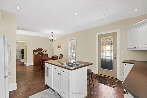272 Pine Street Milton ON L9T 1K5