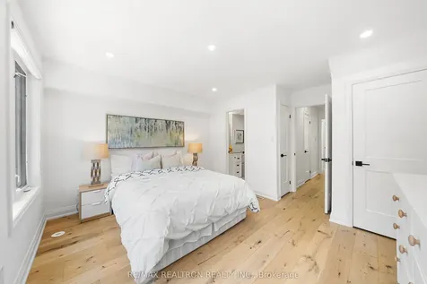 25 Laidlaw Street Toronto ON M6K 1X3