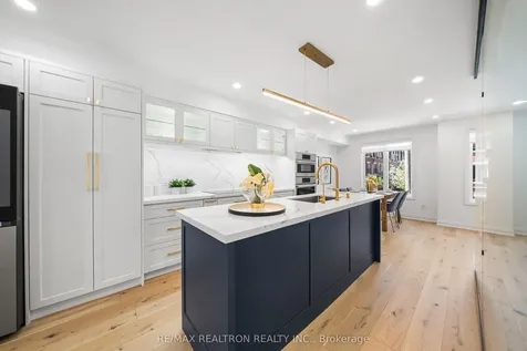 25 Laidlaw Street Toronto ON M6K 1X3
