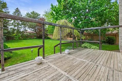 2170 Belgrave Court Burlington ON L7P 3R5