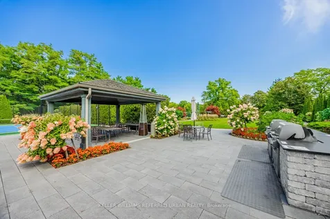 1400 Dixie Road Mississauga ON L5E 3E1