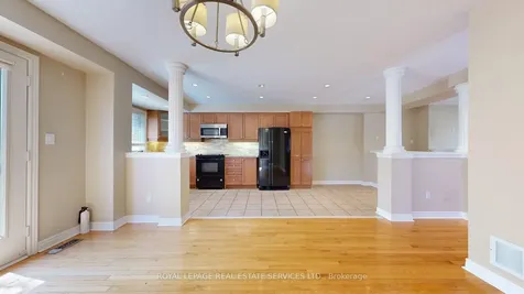 619 Evans Avenue Toronto ON M8W 2W4