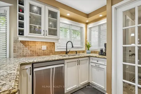 1507 Upper Middle Road Burlington ON L7P 4M5