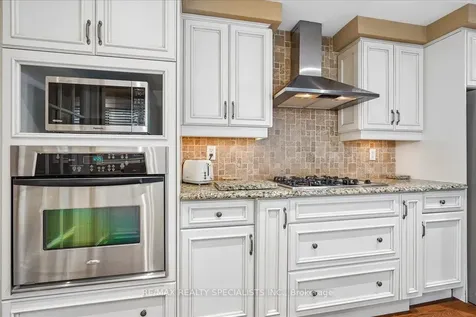 1507 Upper Middle Road Burlington ON L7P 4M5