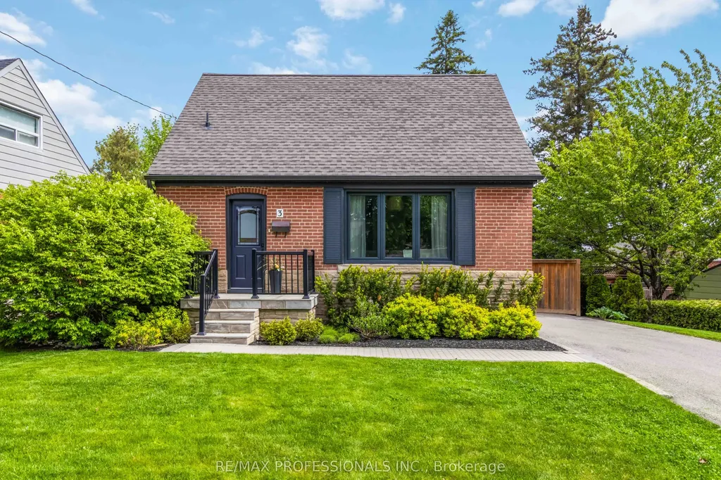 3 Snaresbrook Drive Toronto ON M9W 2N5