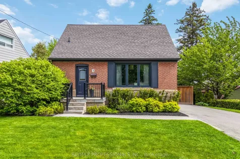 3 Snaresbrook Drive Toronto ON M9W 2N5