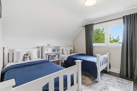 3 Snaresbrook Drive Toronto ON M9W 2N5
