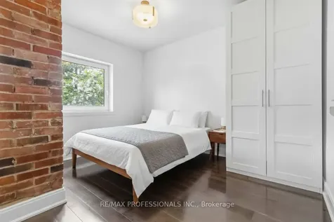 3 Snaresbrook Drive Toronto ON M9W 2N5
