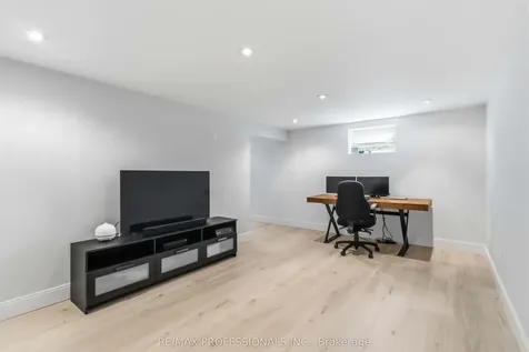 3 Snaresbrook Drive Toronto ON M9W 2N5