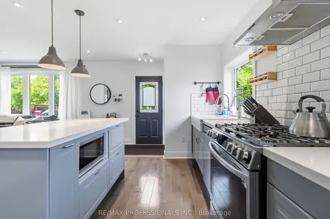 3 Snaresbrook Drive Toronto ON M9W 2N5