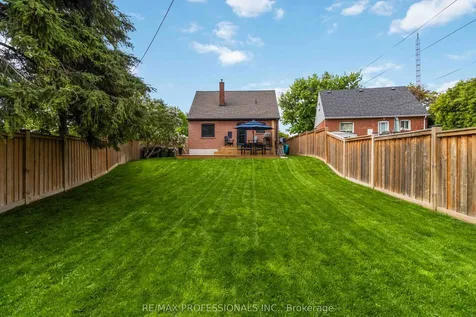 3 Snaresbrook Drive Toronto ON M9W 2N5
