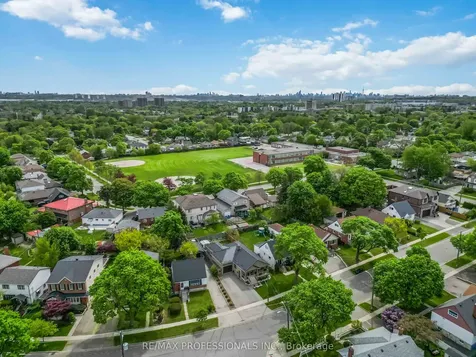 3 Snaresbrook Drive Toronto ON M9W 2N5