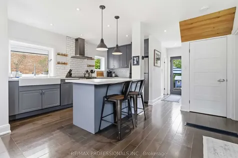 3 Snaresbrook Drive Toronto ON M9W 2N5