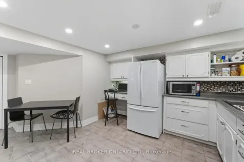 1314 Fisher Avenue Burlington ON L7P 2L6