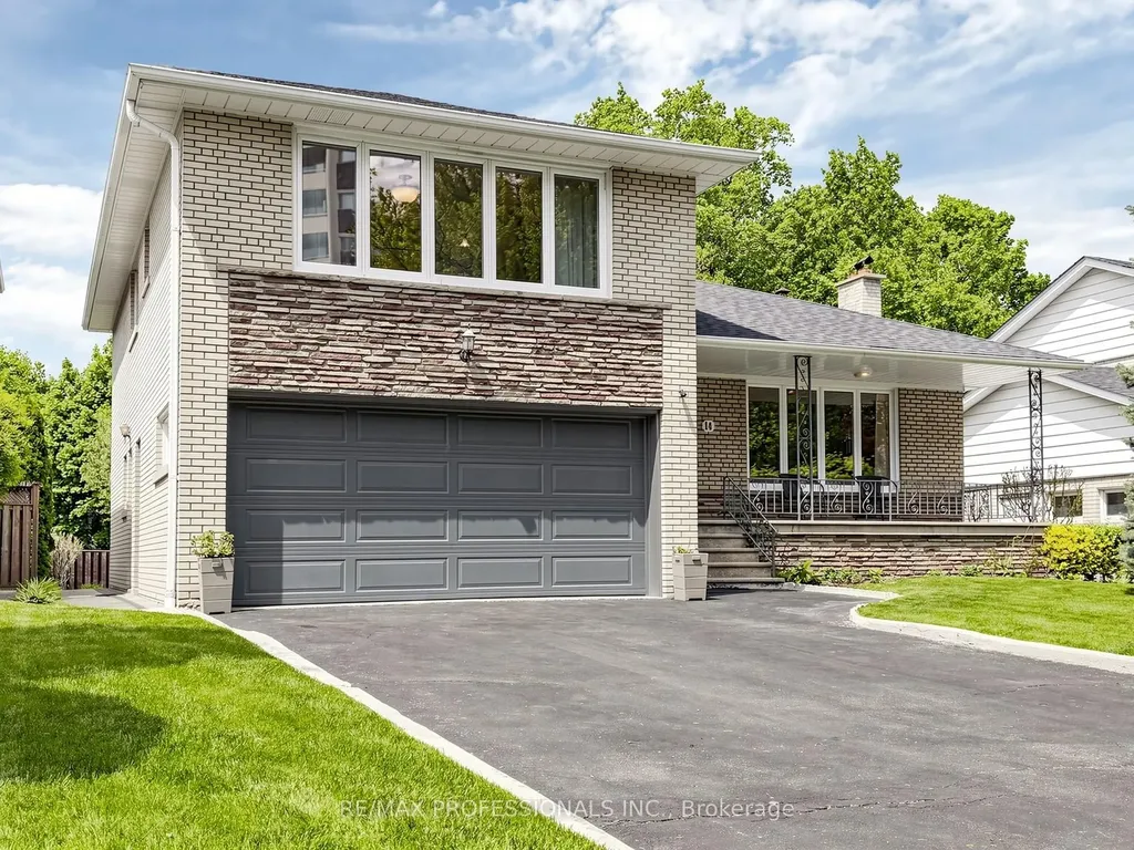 14 Widdicombe Hill Toronto ON M9R 1B3