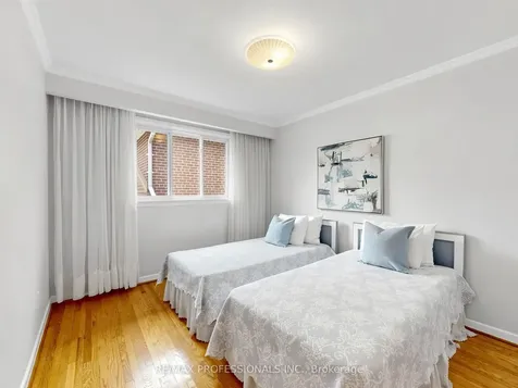 14 Widdicombe Hill Toronto ON M9R 1B3