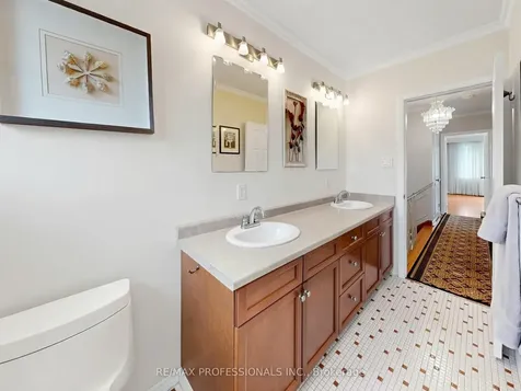 14 Widdicombe Hill Toronto ON M9R 1B3