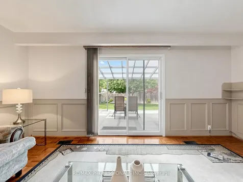 14 Widdicombe Hill Toronto ON M9R 1B3