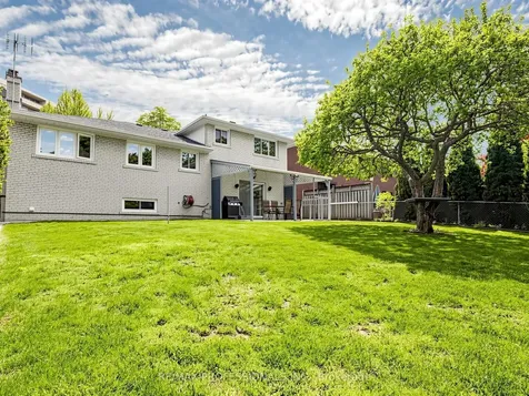 14 Widdicombe Hill Toronto ON M9R 1B3
