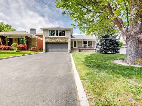 14 Widdicombe Hill Toronto ON M9R 1B3