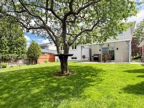 14 Widdicombe Hill Toronto ON M9R 1B3
